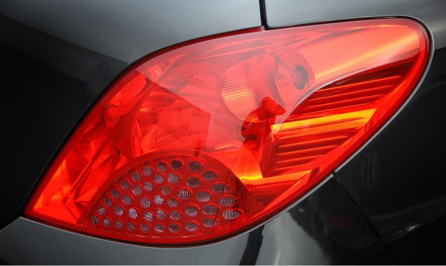  Peugeot 207 GTi THP 175 2008 года  (фото 9 из 49)